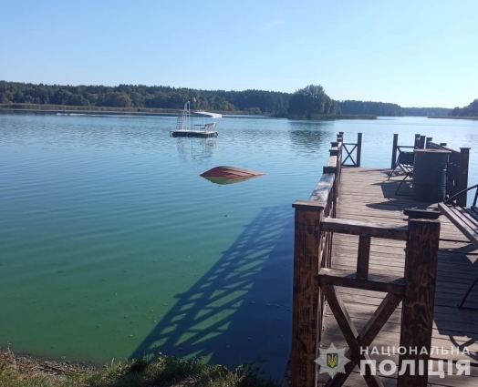 У Житомирі затримали водія катера, який перекинувся в Гідропарку, через небезпечні маневри чоловіка