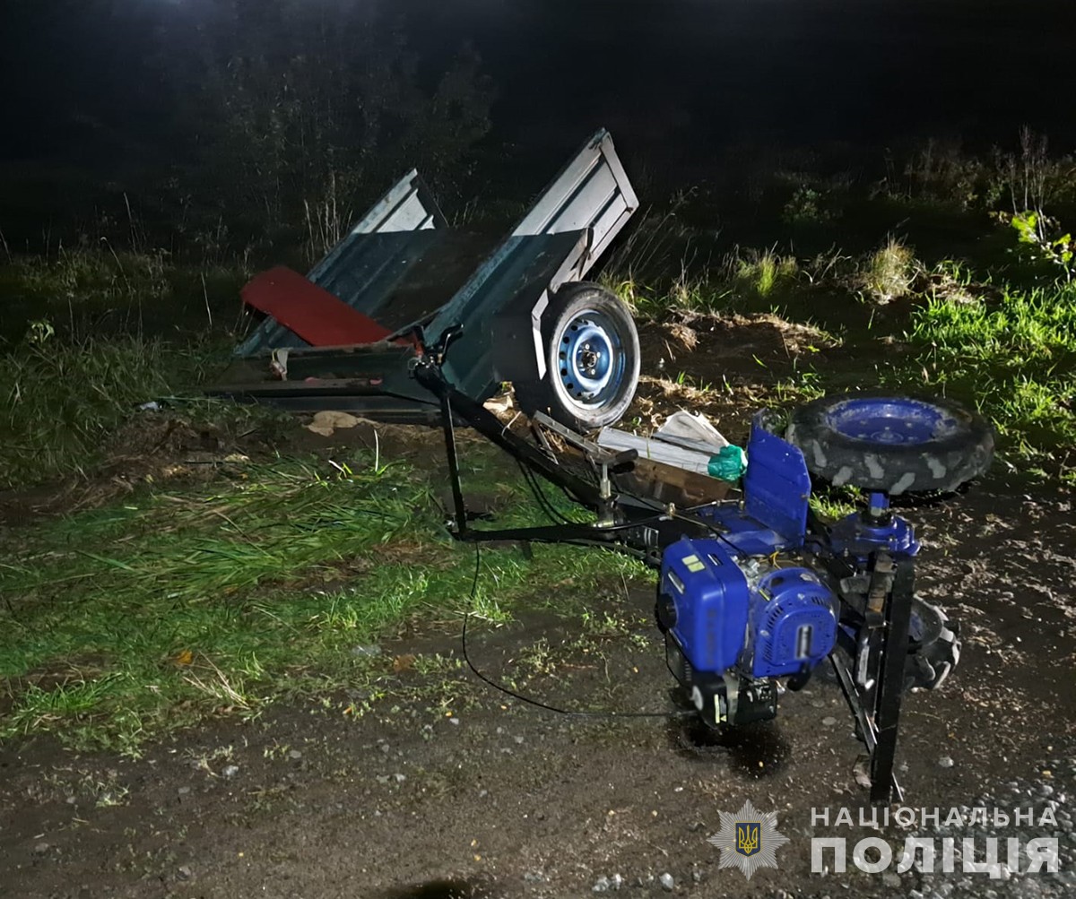 У Гришковецькій громаді зіткнулися авто та мотоблок, водій останнього був напідпитку