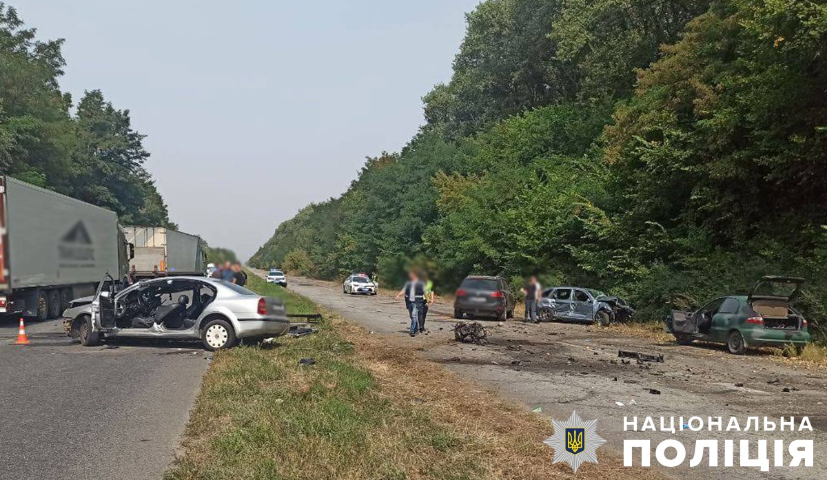 Подробиці ДТП у Житомирському районі: постраждало 7 людей, вони в лікарні