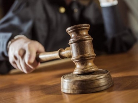 У Житомирі засуджено адвоката, який за окрему плату «закривав» кримінальні провадження