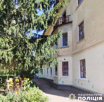 У Бердичеві з балкону третього поверху впала дитина, дівчинка в реанімації