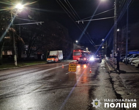 У Житомирі та Коростишеві за вихідні під колеса автівок потрапили двоє пішоходів