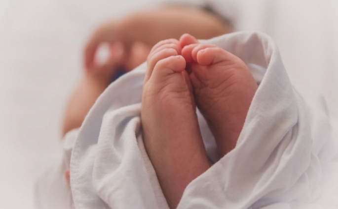 На Житомирщині матір підозрюють у катуванні немовляти: жінка покусала дитину через те, що  вона плакала