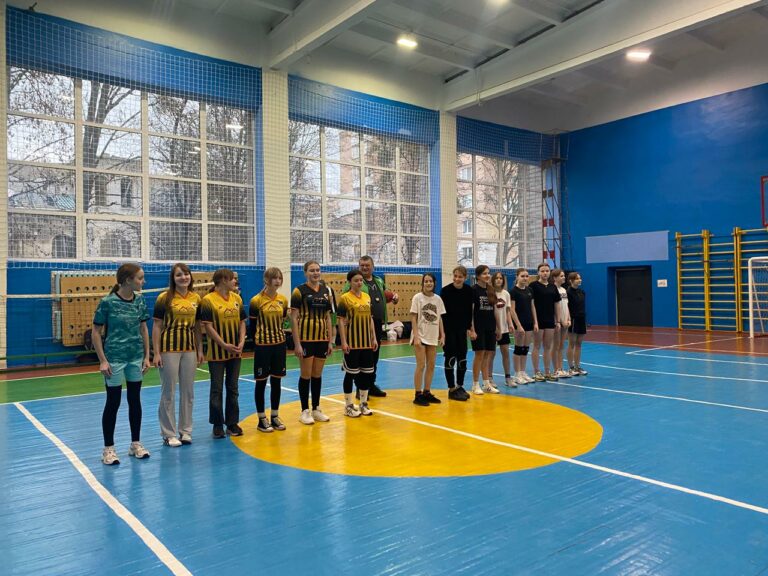 Гандбол у Ліцеї № 33 об’єднав команди ліцеїв Житомира