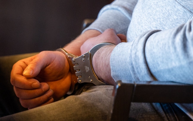 На Житомирщині чоловіку, який ґвалтував малолітню доньку своєї подруги, суд призначив 15 років позбавлення волі