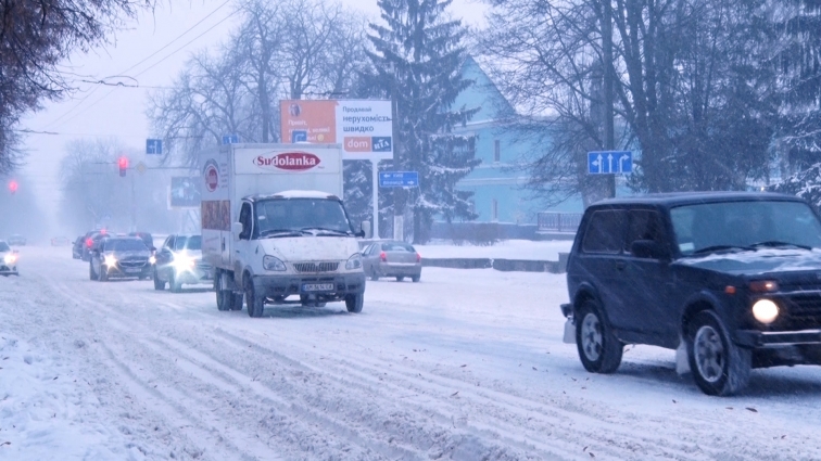 Як відбувається прибирання снігу у Житомирі та області