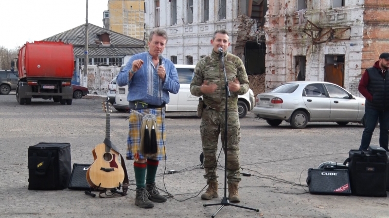 Як слово і пісня лікує душі: житомиряни із «Культурним десантом» приїхали в деокупований Куп’янськ