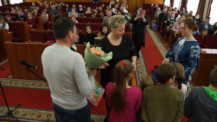 Багатодітні родини Житомирщини, в яких виховуються 10 і більше дітей, привітали та нагородили в ЖОДА