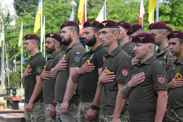 У Житомирі з нагоди Дня пам’яті загиблих захисників України вшанували полеглих Героїв (ВІДЕО)