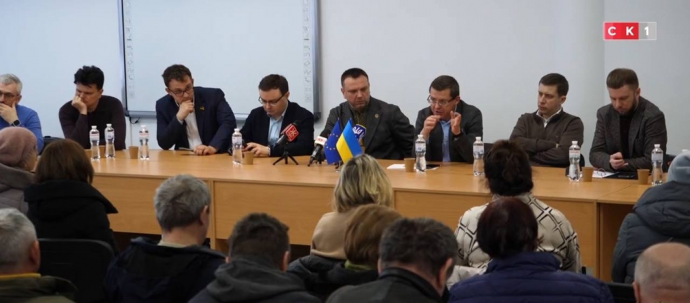 Питання постійного житла та соціальних виплат: ТСК провела зустріч з внутрішньо переміщеними особами (ВІДЕО)