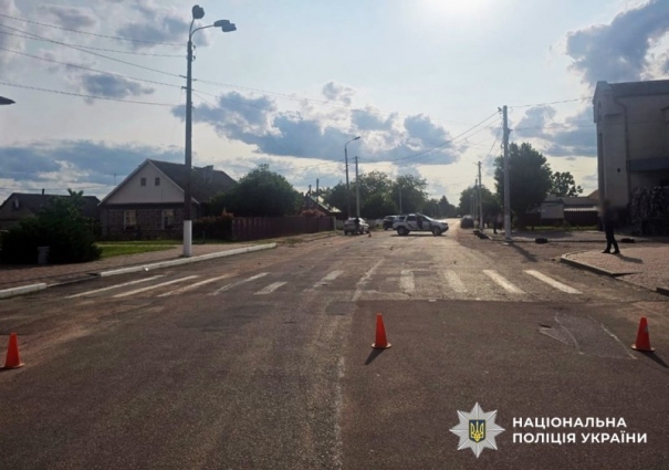 У Пулинах під колеса автівки потрапила 29-річна жінка: водій був напідпитку