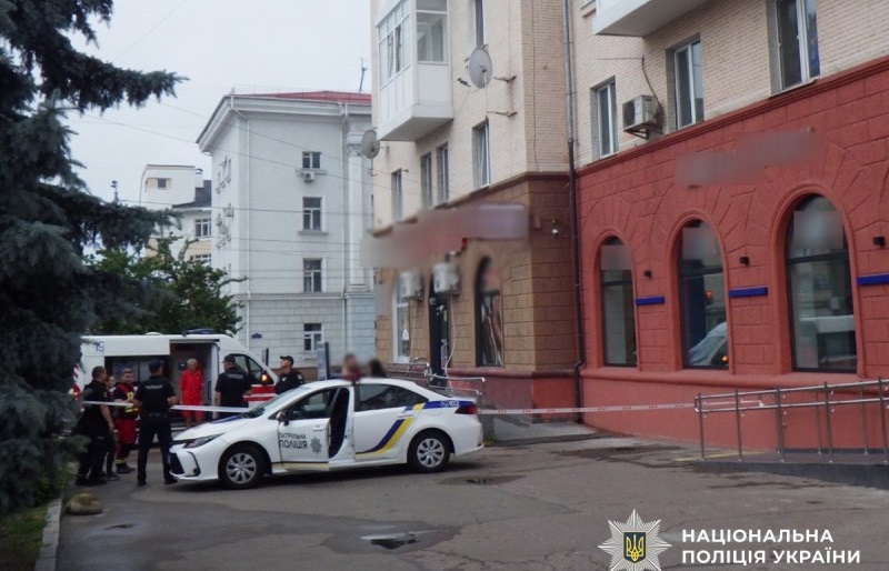 У Житомирі з вікна багатоповерхівки впала 6-річна дитина