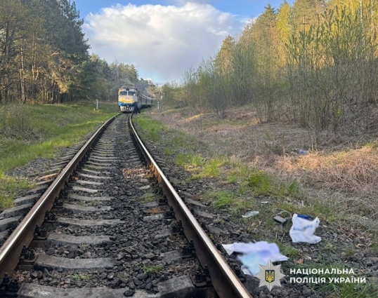 У Житомирському районі під потяг потрапила 21-річна жінка, вона в лікарні