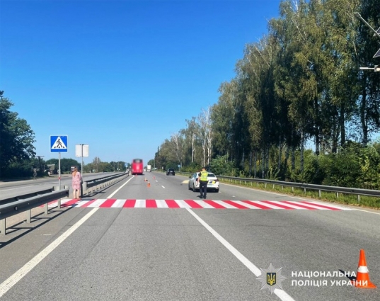 У Курнинській громаді водій автобуса збив на пішохідному переході 37-річну жінку, вона померла на місці події
