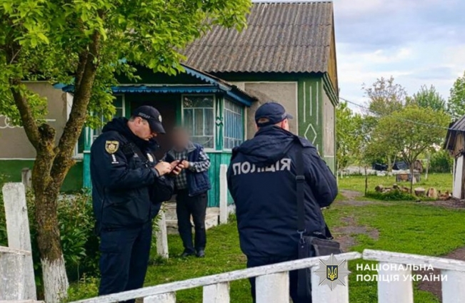 На Звягельщині конфлікт закінчився реанімацією: чоловік кілька разів вдарив знайомого сапою по голові
