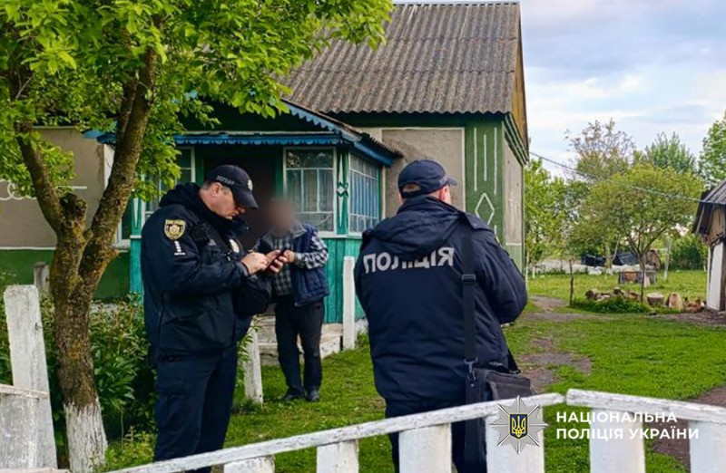 На Звягельщині конфлікт закінчився реанімацією: чоловік кілька разів вдарив знайомого сапою по голові