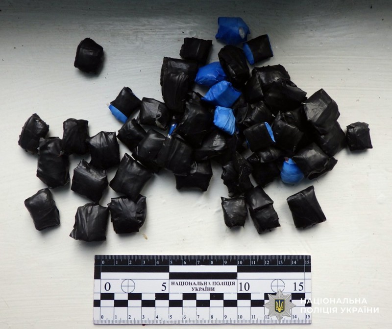 У Житомирі затримали 29-річного чоловіка, який приніс в лікарню 68 згрортків з наркотиками