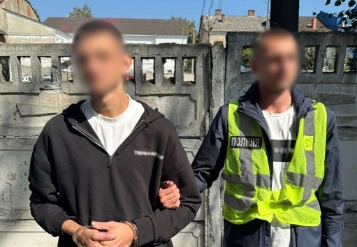 У Житомирі затримали 27-річного чоловіка, який побив та пограбував містянина