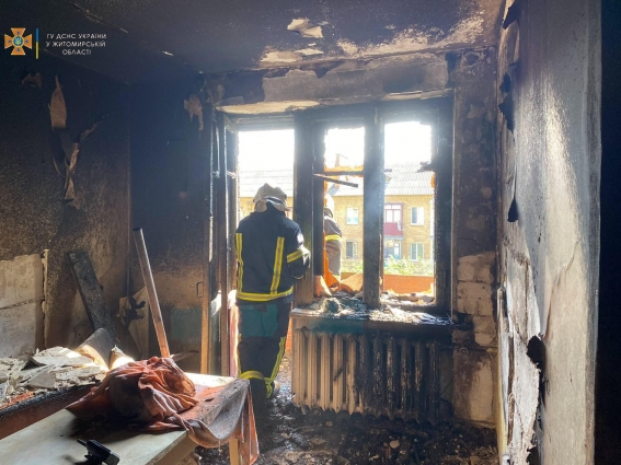 В Озерному ліквідували дві пожежі: горіла квартира та гараж (ФОТО)