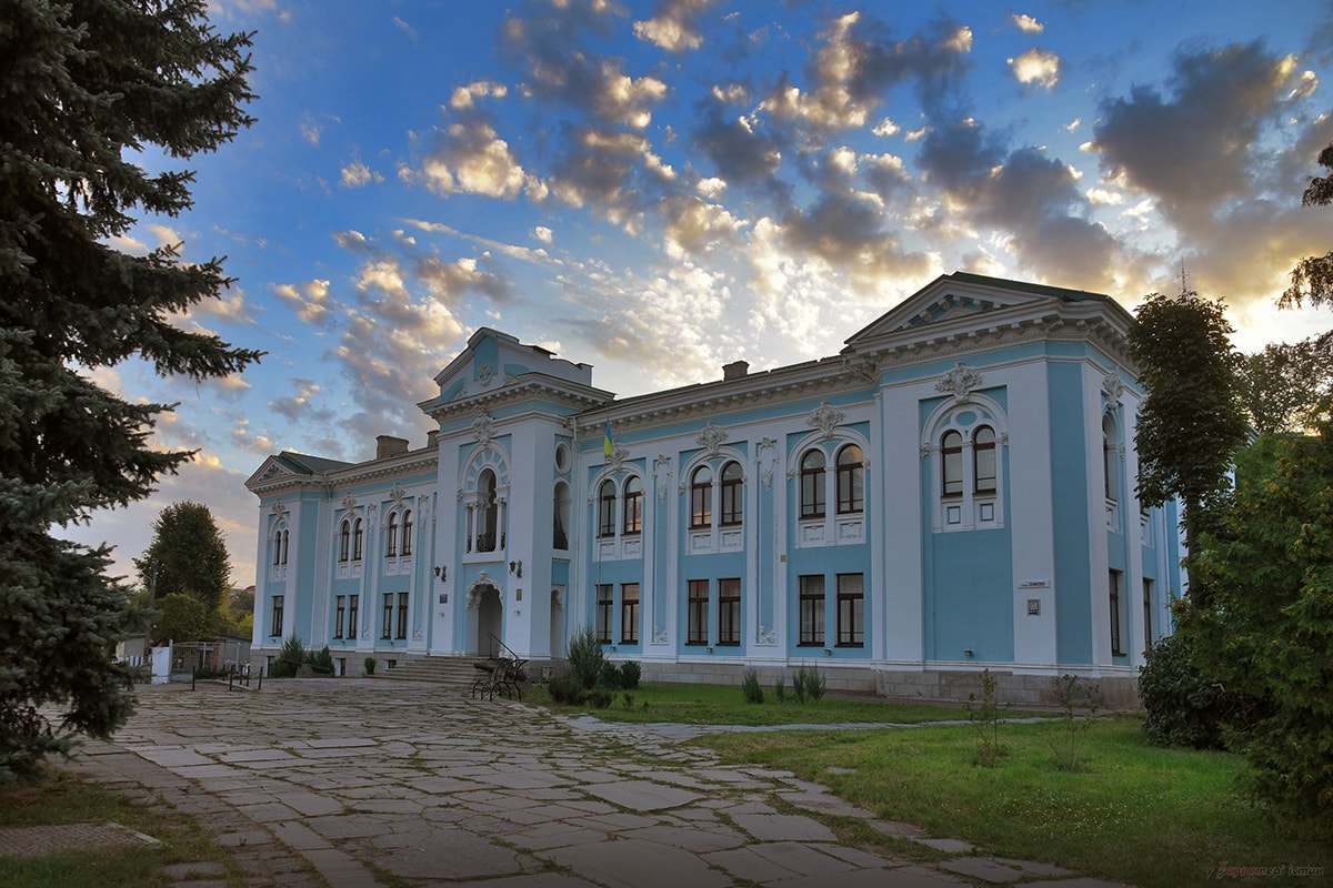 У Житомирі відбудеться майстер-клас з розпису шоперів та екскурсія Краєзнавчим музеєм