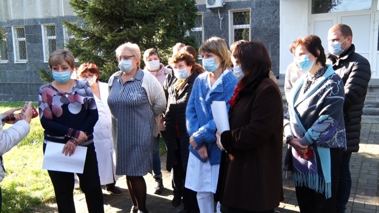 Постанова є, а доплат немає: медики Житомирського обласного лабцентру чекають підпису МОЗ
