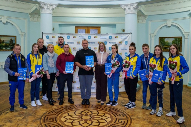 У Житомирі грошовими сертифікатами нагородили спортсменів, параспортсменів, ветеранів та їхніх тренерів
