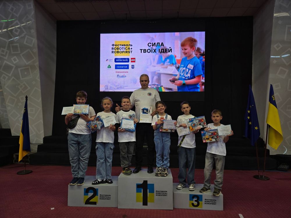 Житомирські школярі перемогли на Всеукраїнському STEAM-фестивалі «ROBOTICA» з Lego-проєктом