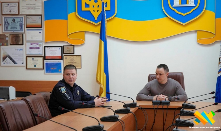 У Житомирі ветерани та члени їхніх сімей опановують теорію ПДР для складання іспиту з посвідчення водія