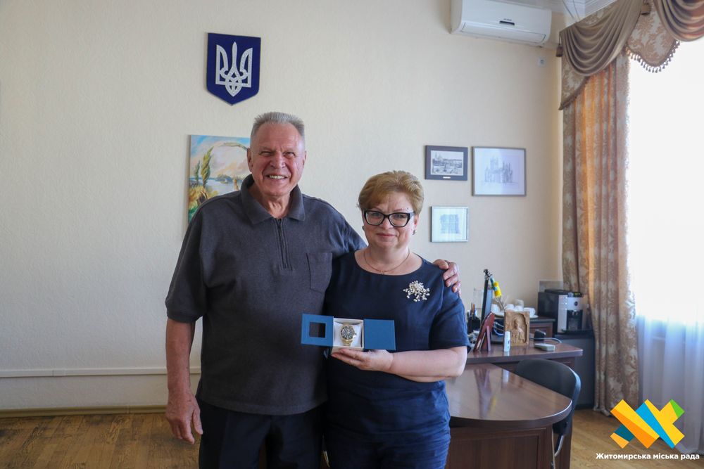 Борису Ревнівцеву вручили годинник міського голови