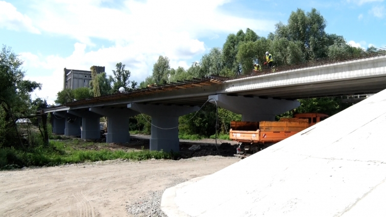 Житомирщину відвідали естонські парламентарі: оглянули хід ремонту зруйнованого моста в Малині (ВІДЕО)