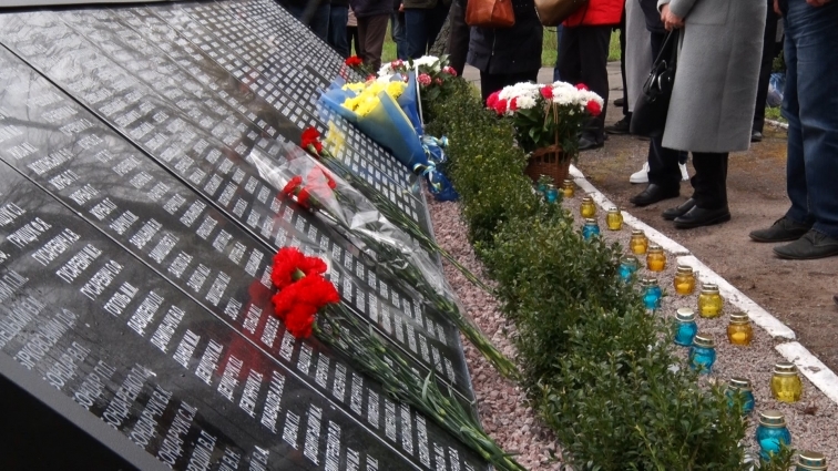 У Чорнобилі вшанували пам’ять героїв-ліквідаторів, організувавши мітинг-реквієм