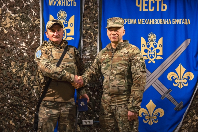 Нагрудним знаком «Золотий Хрест» нагородили військовослужбовця Валерія Присяжнюка