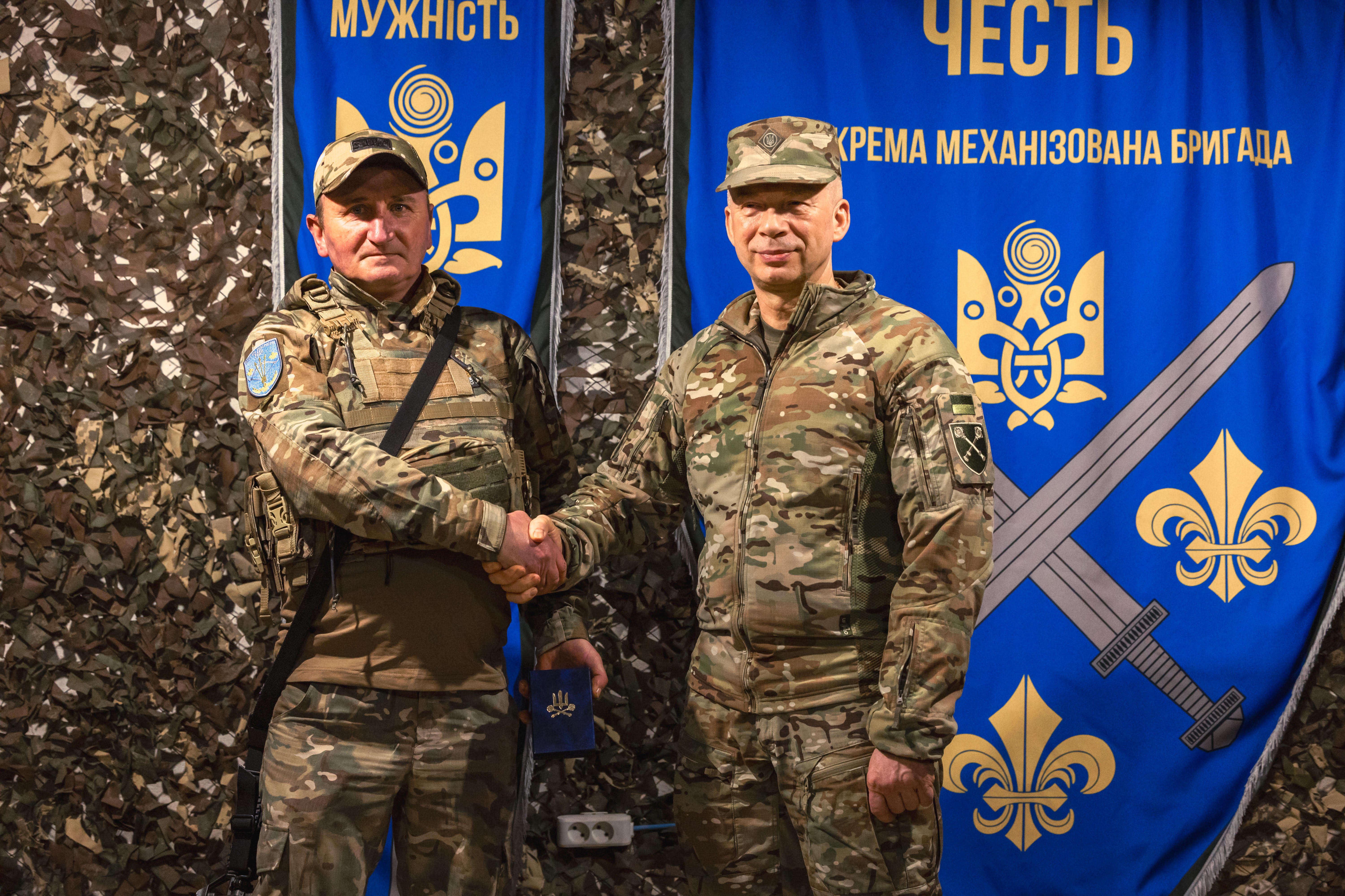 Нагрудним знаком «Золотий Хрест» нагородили військовослужбовця Валерія Присяжнюка