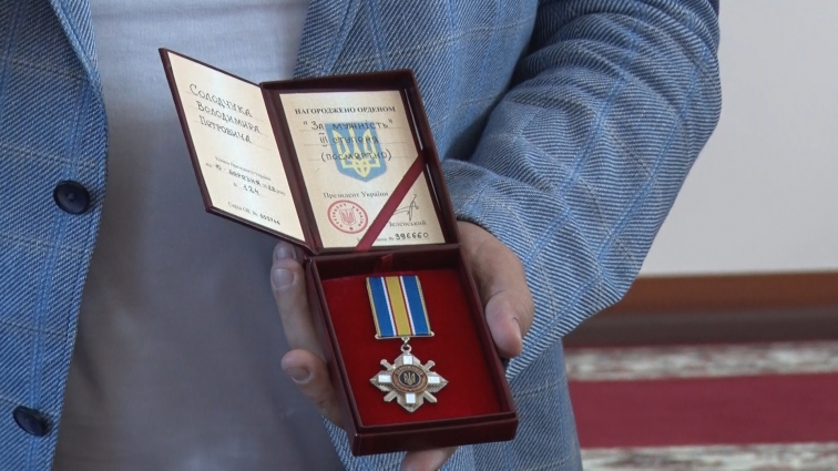 Під час сесії обласної ради нагородили орденом «За мужність» ІІІ ступеня посмертно 2 поліцейських