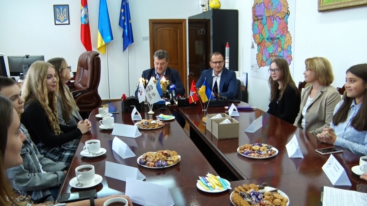В ОДА нагородили 10 призерів Всеукраїнського конкурсу-захисту МАН