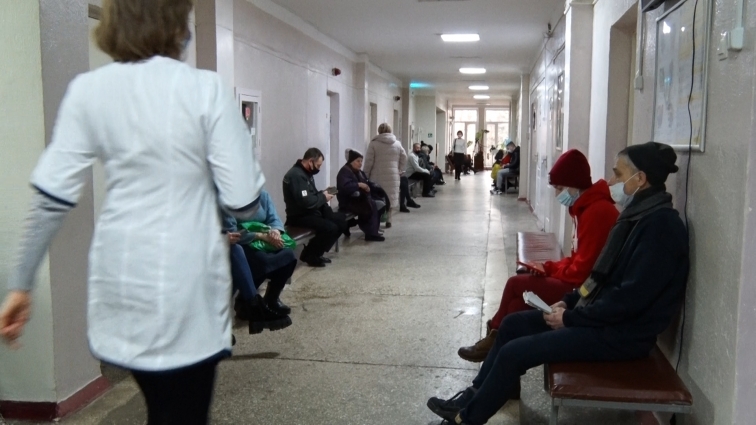 У Житомирі третина сімейних лікарів на лікарняному: що робити пацієнтам