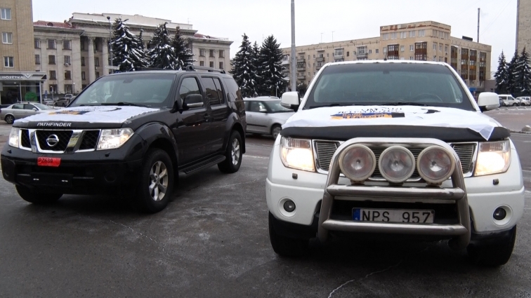 Фонд громади Житомира передав військовим 2 автівки (ВІДЕО)