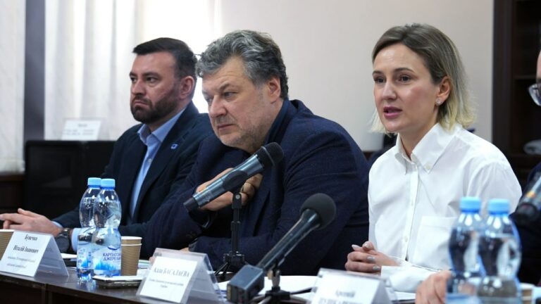 У Коростені відбулась розширена нарада «Прозорі громади – сильна держава»