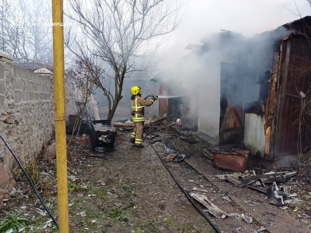 У Коростені під час пожежі в будинку опіки обличчя та рук отримав 31-річний чоловік