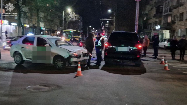 У Житомирі на перехресті Київської та Івана Мазепи зіштовхнулись два автомобілі