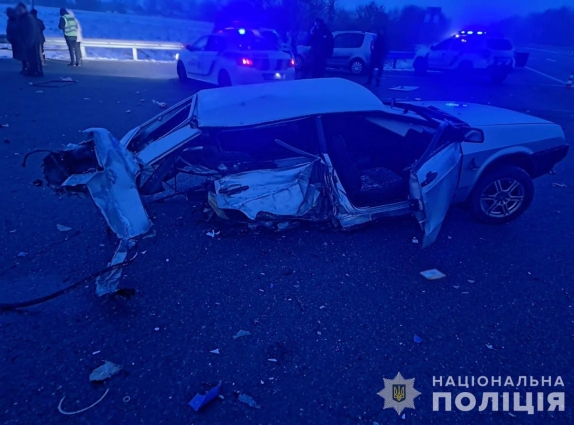 Пасажирка автомобіля загинула, а водій отримав травми: на Звягельщині сталося ДТП за участі двох автівок