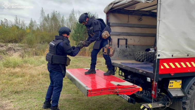 У Житомирському районі піротехніки ДСНС знищили три боєприпаси