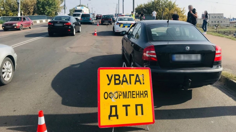 У Житомирі на Київському мосту сталася ДТП: зіткнулися три автівки, є потерпілі