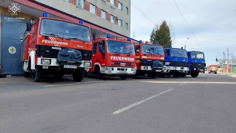 Благодійники передали рятувальникам області нові  спеціальні автомобілі марки Iveco (ФОТО)