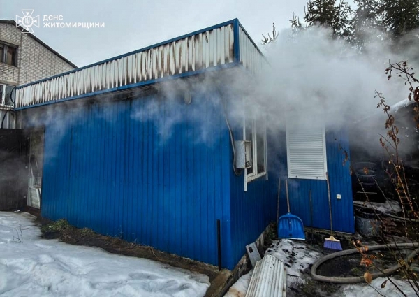 У Новогуйвинській громаді горів торговий павільйон, пожежу гасили 9 рятувальників