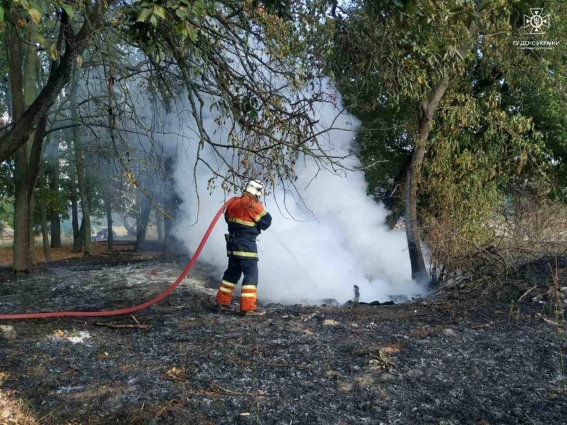 Упродовж доби вогнеборці ліквідували шістнадцять загорянь сухої трави