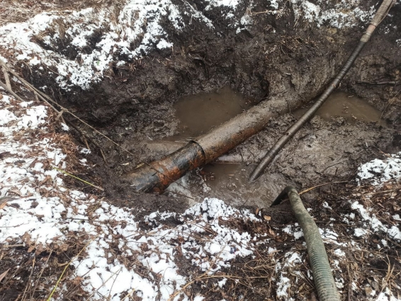 На Крошні прорвало водопровідну мережу d 400 мм, яка живить весь мікрорайон