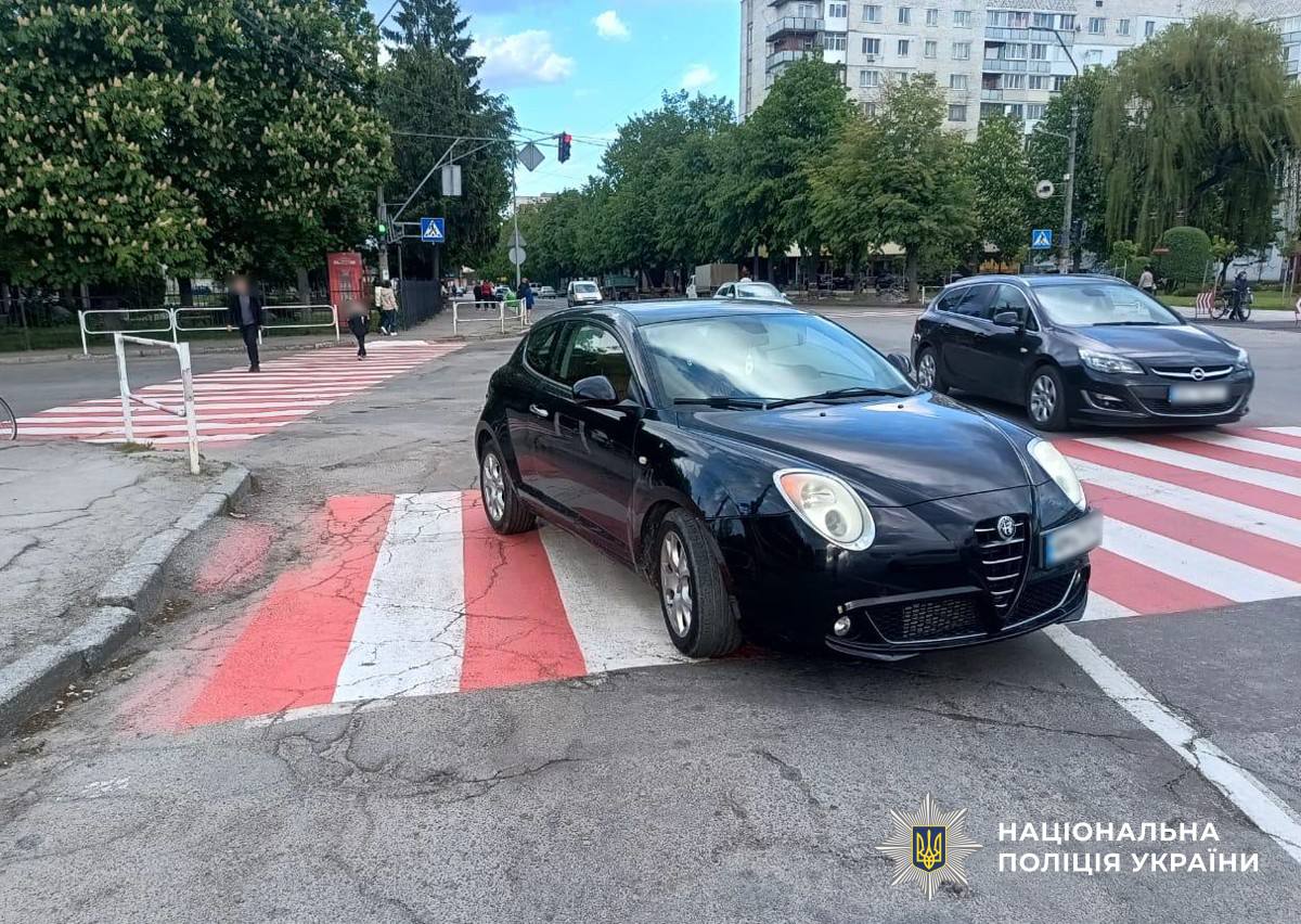 У Звягелі під колеса автівки потрапила пенсіонерка, жінка в лікарні