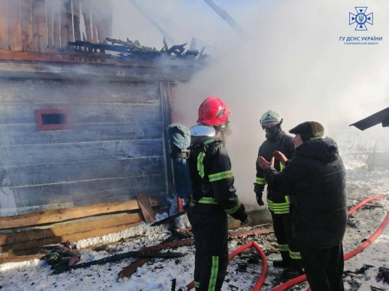 У Дубрівській громаді під час пожежі в будинку чадним газом отруїлася 73-річна жінка