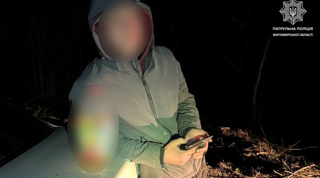На Житомирщині патрульні відсторонили від керування водія з ознаками сп'яніння та виявили у нього, ймовірно, наркотичні речовини